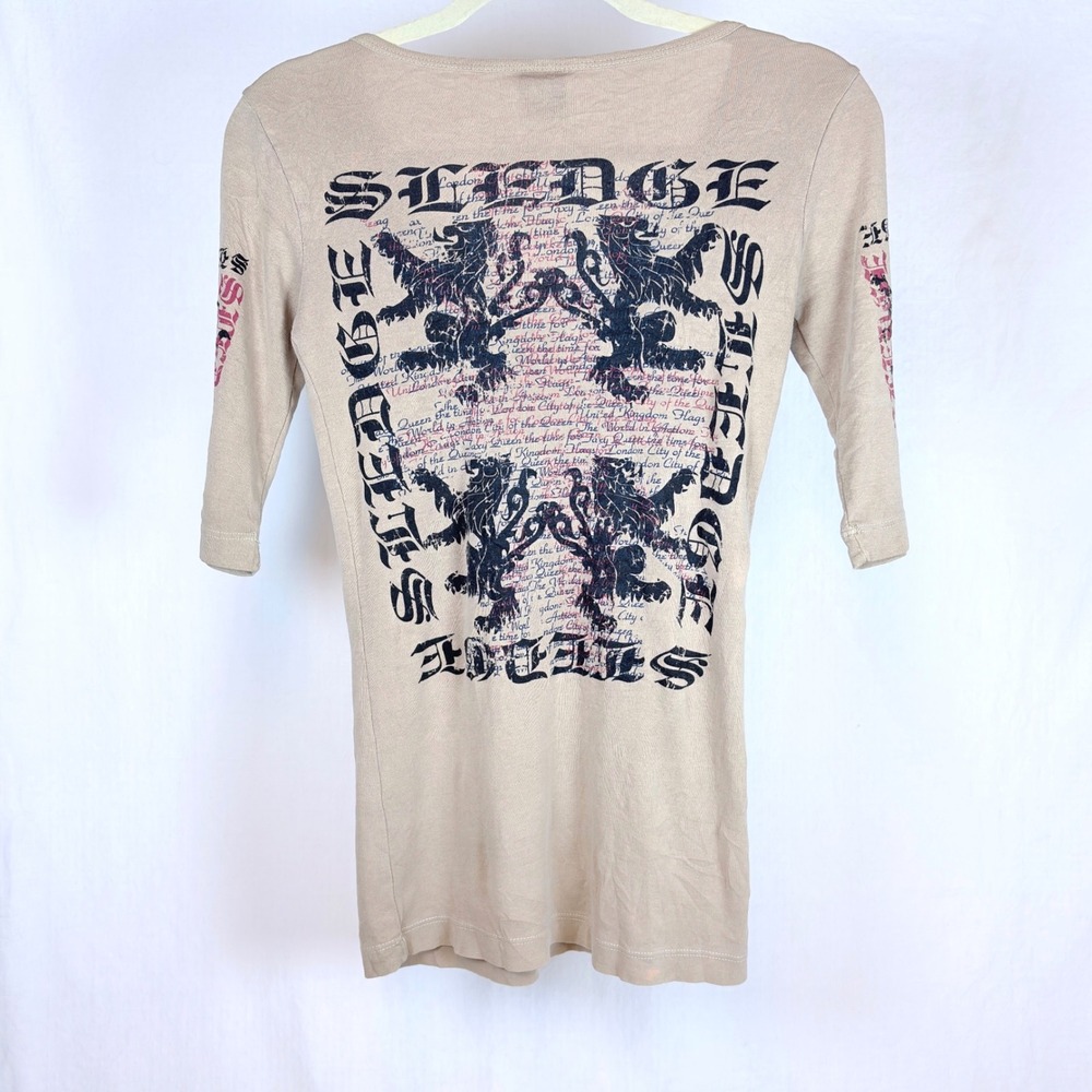Sledge USA Womens Tan Graphic V-Neck Tee Tattoo Sleeve Heraldic Lion Y2K Small